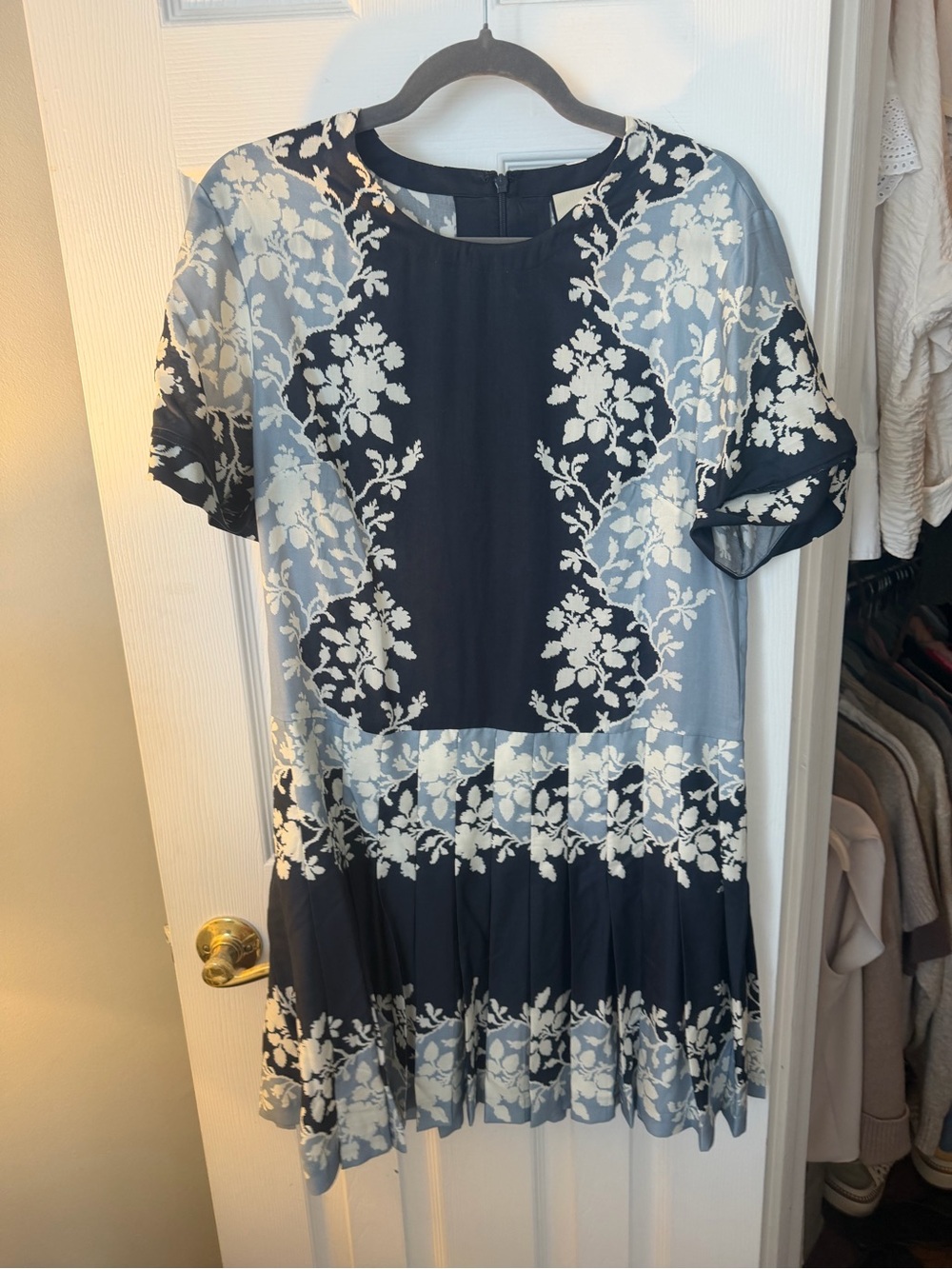 Tuckernuck Navy and Ivory Floral Short Dress